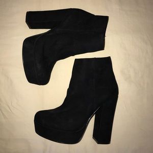 Steve Madden platform suede boots
